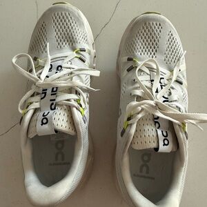 On Clouds White and Yellow Accent Womens Sneakers Used Good Condition, Size 7.5